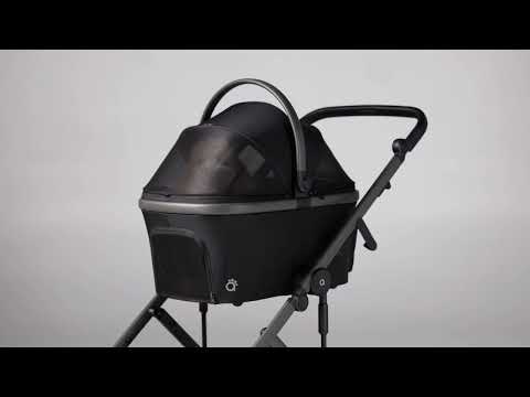 Pet carrycot